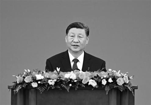 6月28日上午,和平共处五项原则发表70周年纪念大会在北京人民大会堂隆重举行。国家主席习近平出席纪念大会并发表题为《弘扬和平共处五项原则,携手构建人类命运共同体》的重要讲话。新华社发